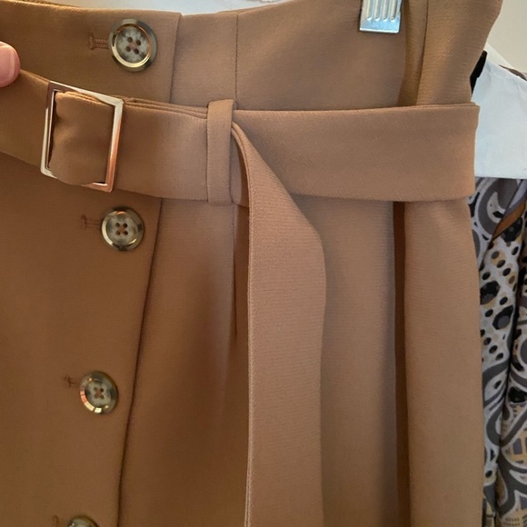 NWT White House Black Market khaki skirt- size 2 - Picture 3 of 7